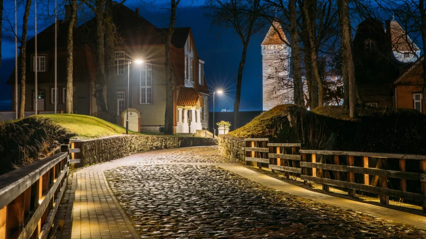 Kas Kuressaare sai tõesti nime kuradi järgi?